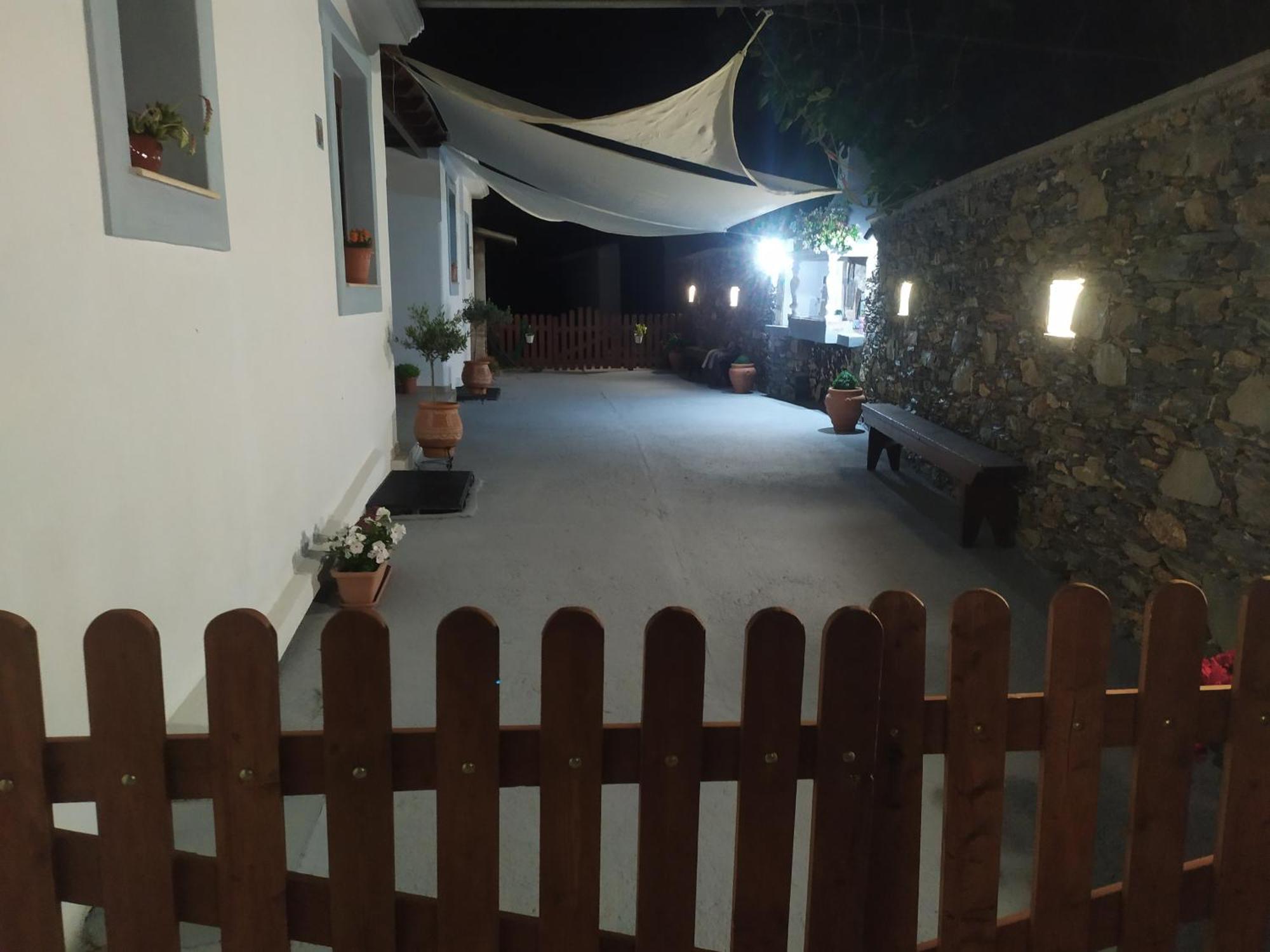 Esperides Apartments Aigli Skopelos stad Exteriör bild